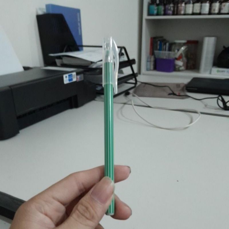 

Bolpen hitam