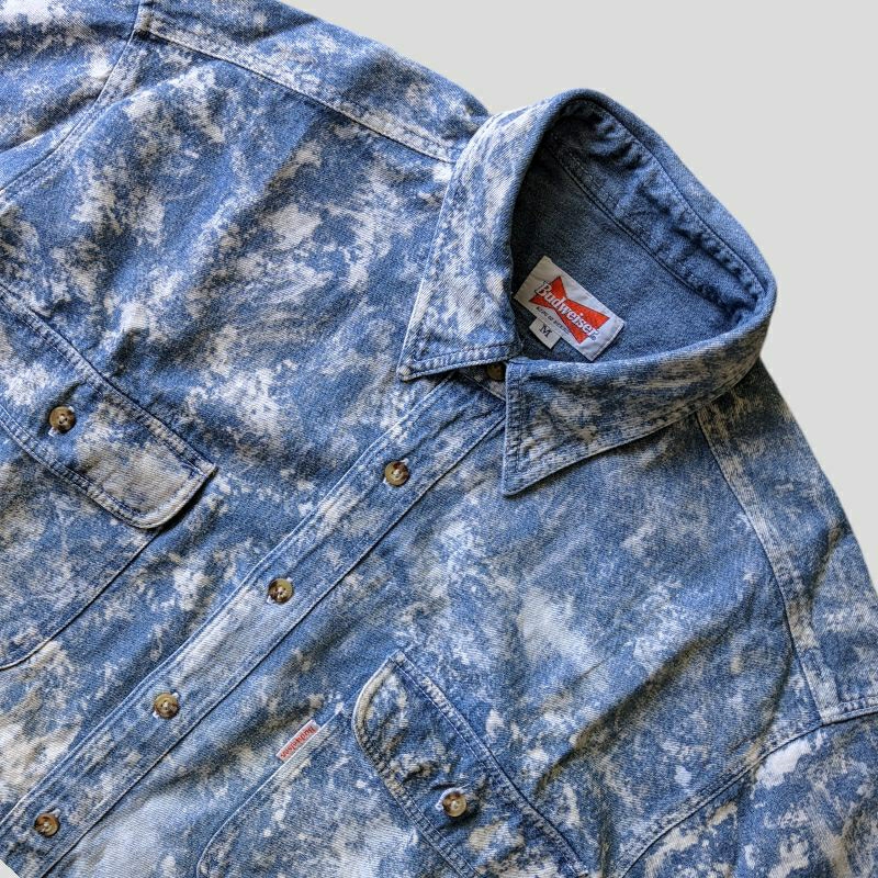 Kemeja Motif Budweiser