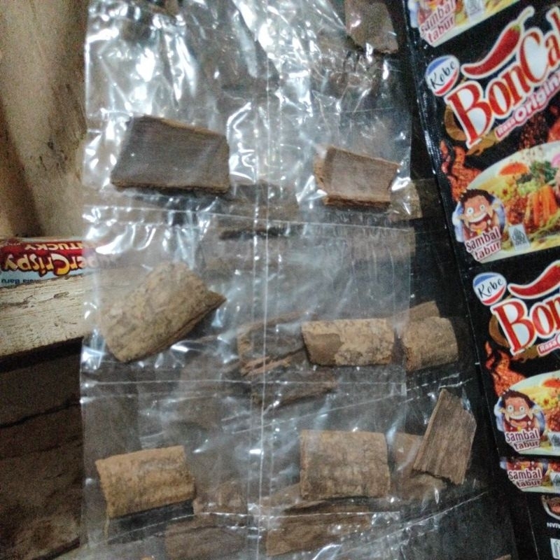 

POLOWIJO-KAYU KANDEL JUAL 1.000