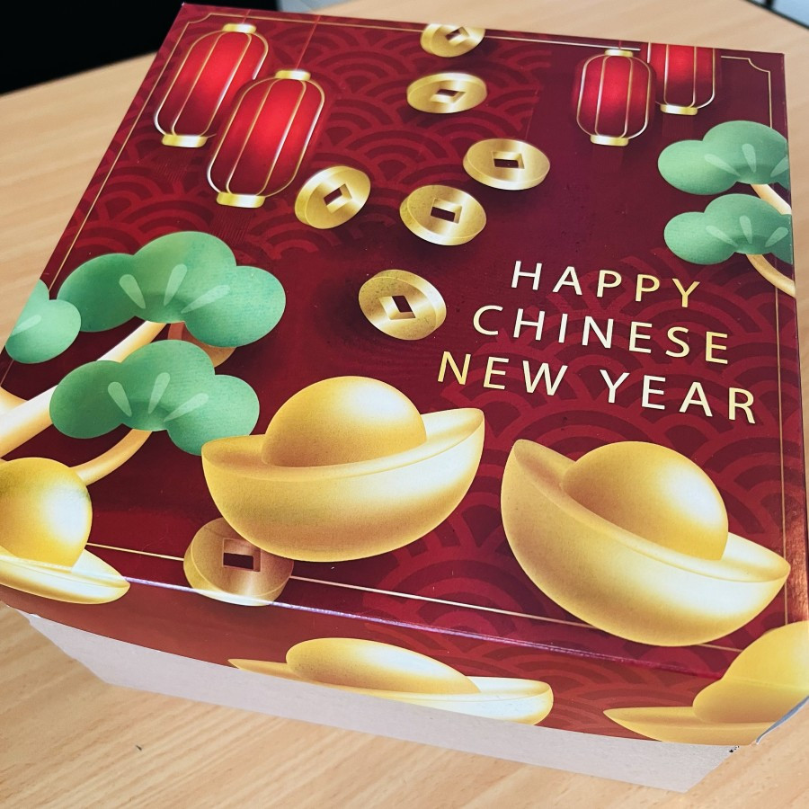 

( 10 pcs ) dus kotak packaging hamper kue imlek kotak kemasan kue brownis bolu happy chinese motif koin emas imle uk 25 x 25 x 10 cm
