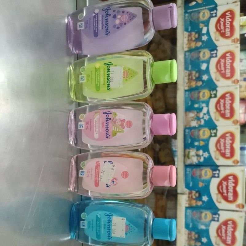 Johnson's baby cologne
