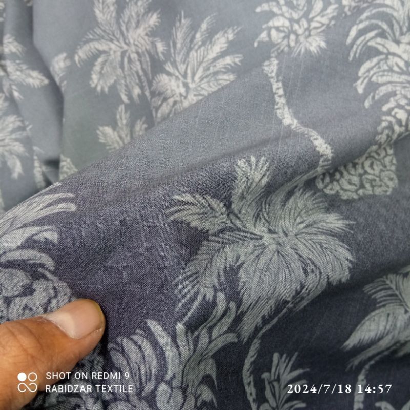 KAIN KATUN RAYON BURMA MOTIF NANAS MOTIF PINGGIR WRN GREY DRAK