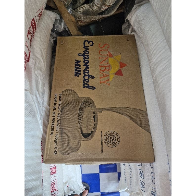 

Susu Evaporasi Sunbay Evaporated Milk 380ml per dus isi 48 Kaleng