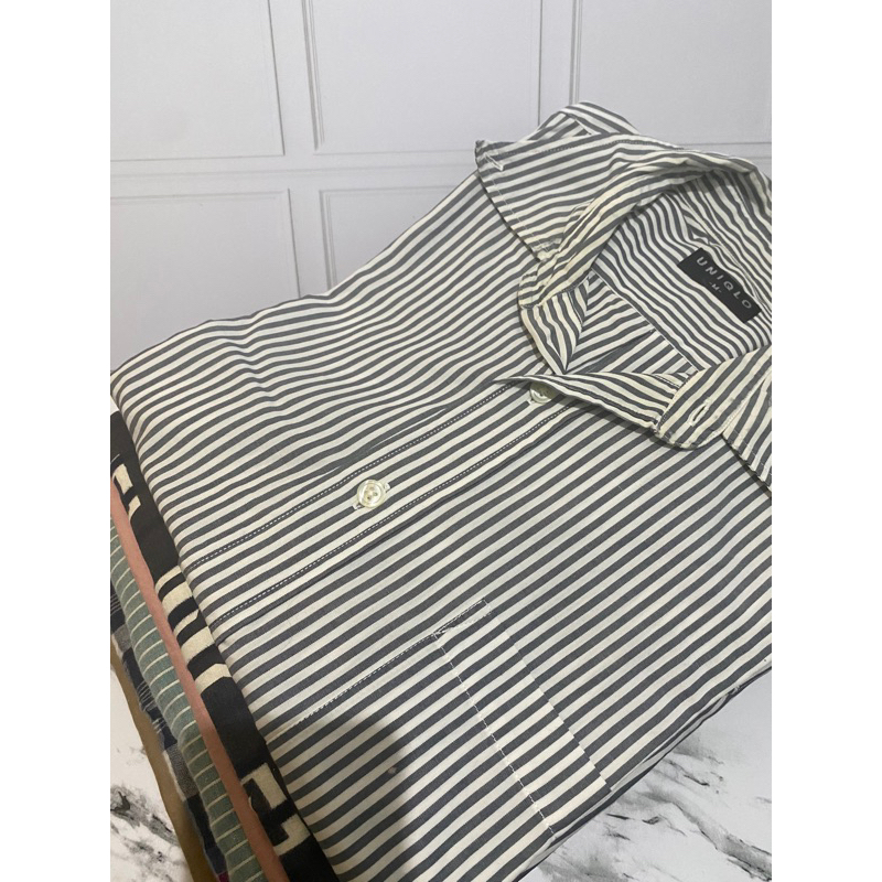 KEMEJA UNIQLO / TUNIK WANITA / ATASAN WANITA / KEMEJA WANITA PRELOVED