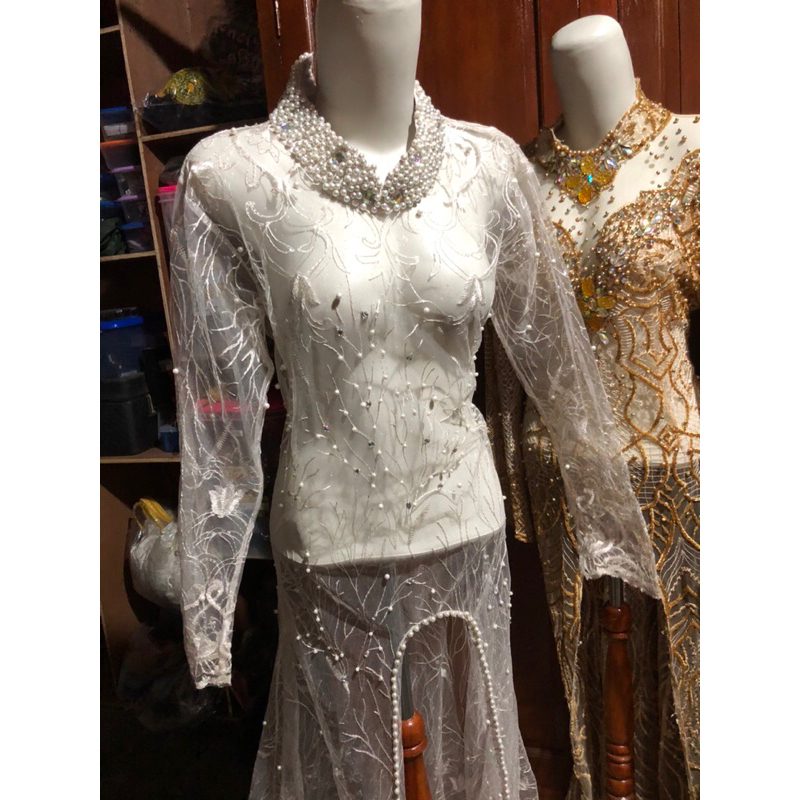 PRELOVED KEBAYA AKAD PUTIH!!!!