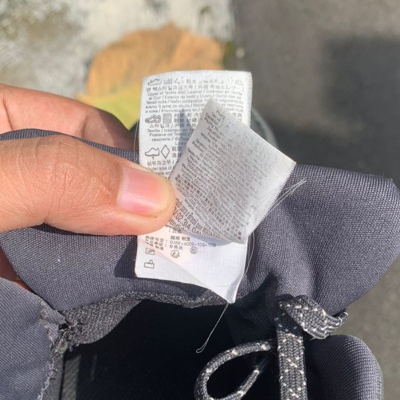 sepatu gunung quechua second outdoor size 42