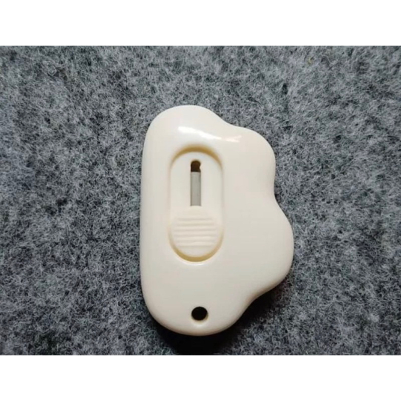 

Cutter Mini Pisau Kecil Silet Bentuk Awan ATK Pembuka Plakban Kertas Travel Size