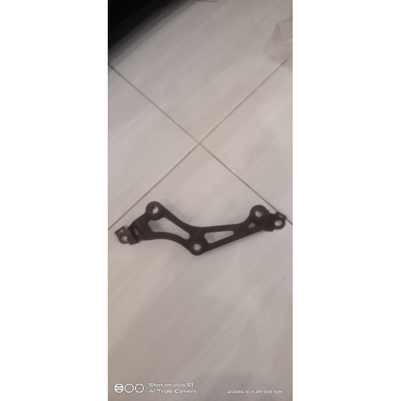 breket speedometer Yamaha R25 original