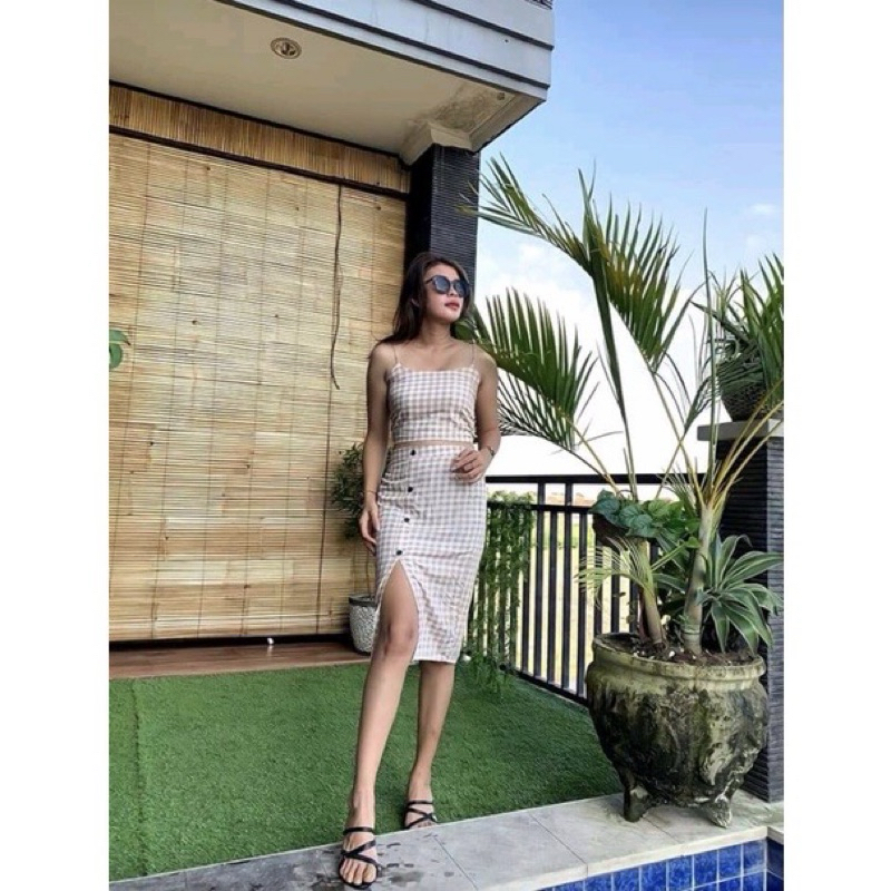 One Set Setelan Wanita Gingham Kotak Coklat Brown Pantai Rok Midi Slit Tanktop Tank Top Bali Dress