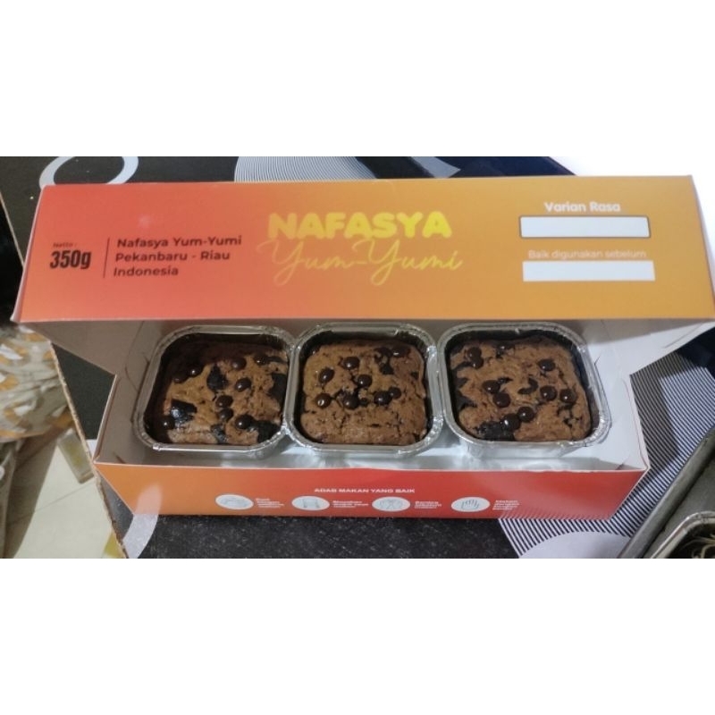 

Brookies Brownies Cookies Cokelat Box isi 3 cup single Nafasya Yum yumi