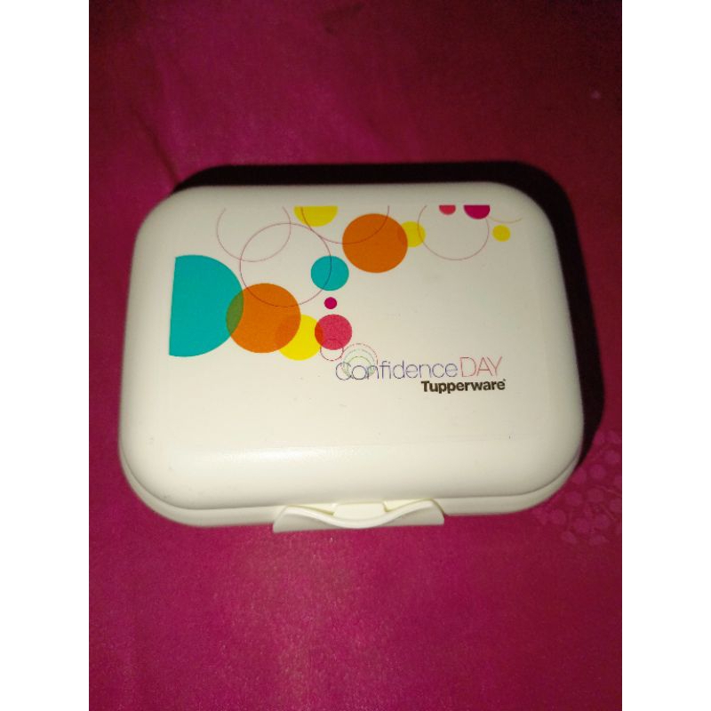 TUPPERWARE KOTAK BEKAL MULTIFUNGSI