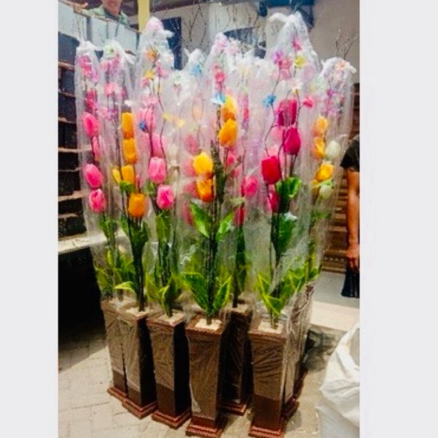 Rangkaian bunga tulip mewah beserta pot jumbo artificial import