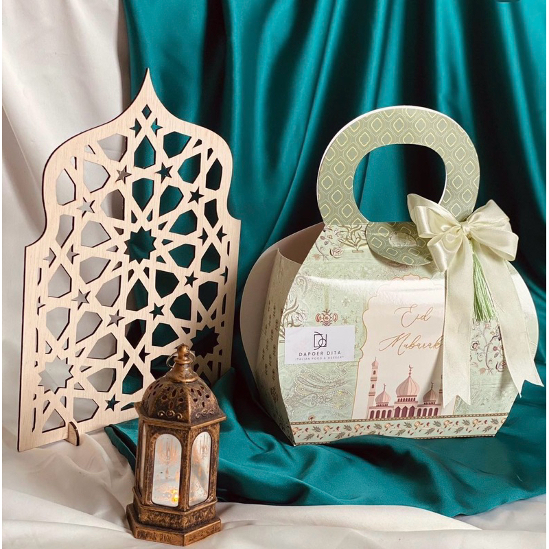 

Hampers Lebaran MADINAH SET isian 2 kue kering pilihan
