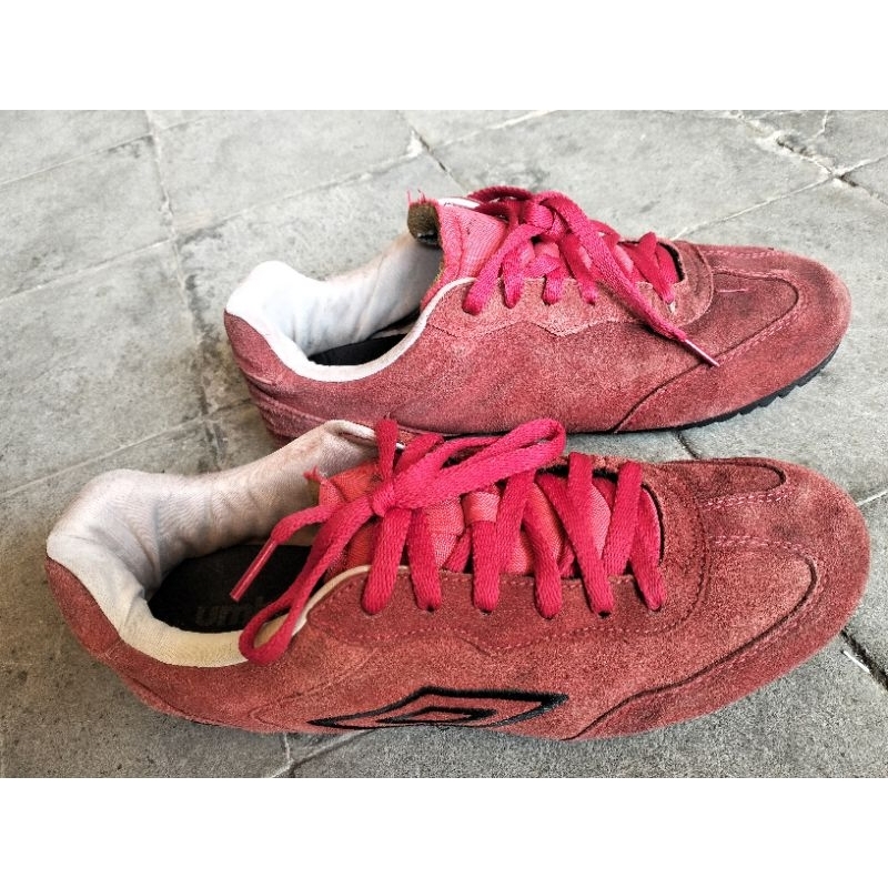sepatu sneaker kulit Umbro 41 second