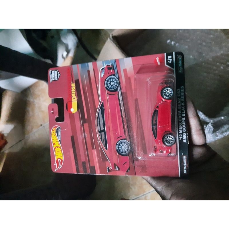 hotwheels premium mercy c63