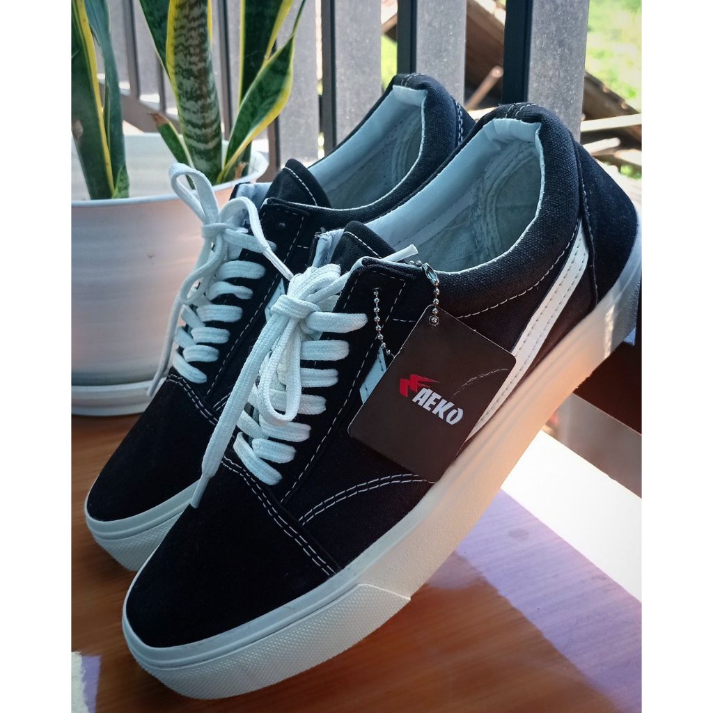 SepatuAEKO Sepatucasual Sepatulokal