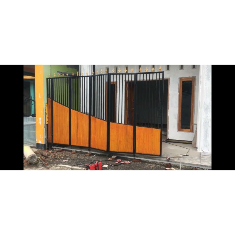 pagar lipat besi hollow kombinasi plank grc