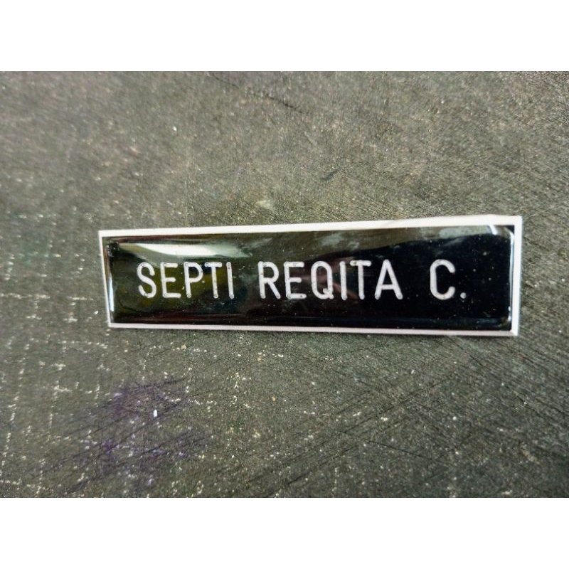 

nama dada / name tag akrilik peniti