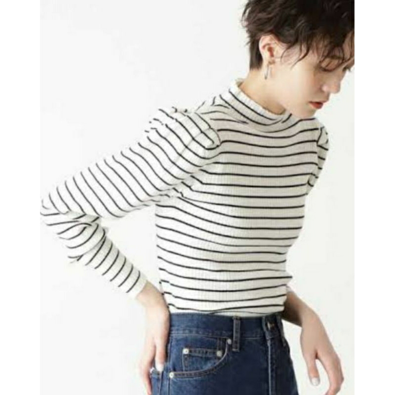 GU UNIQLO CROP TOP KNIT ATASAN RAJUT GARIS KOREA ORIGINAL