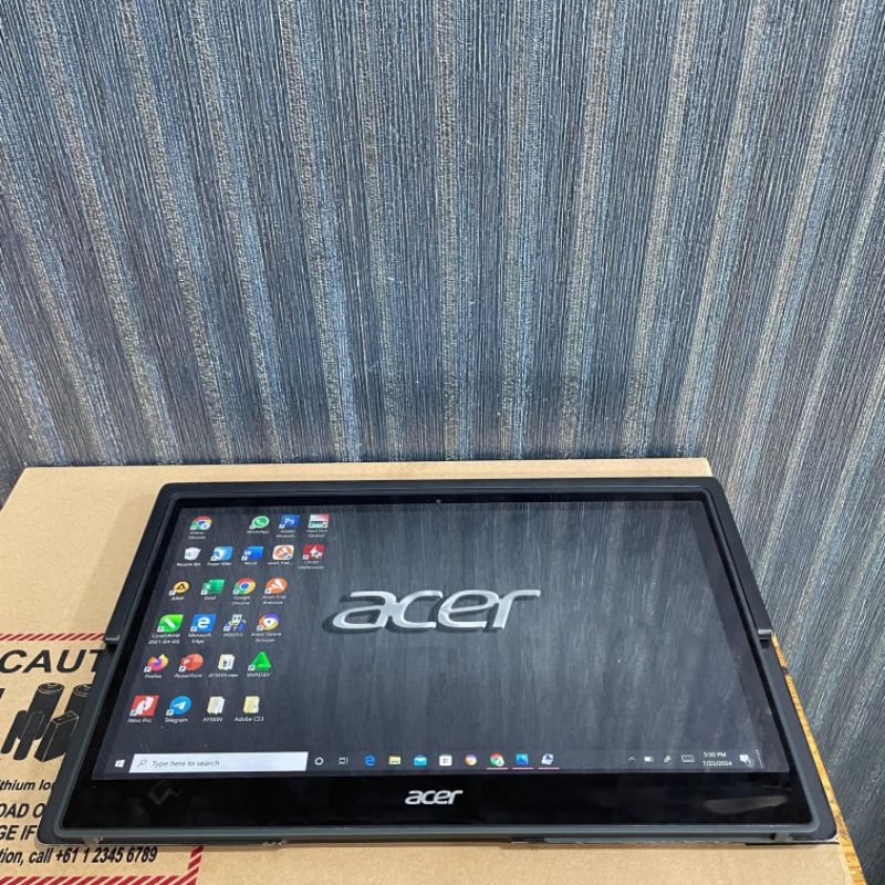 Laptop 2 in 1 Acer Aspire R13 Intel Core i5-6200U Ram 4GB Doble penyimpanan SSD 128GB + SSD 128Gb FH