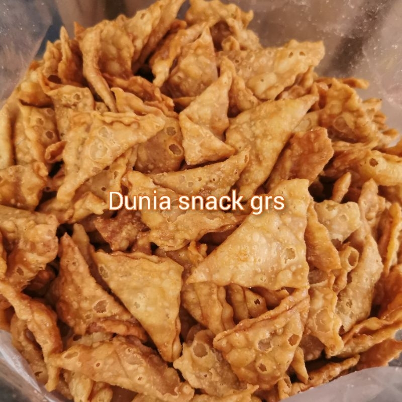 

Pastel Segitiga 500Gr / Pastel Lipat Tanpa isi Manis Gurih