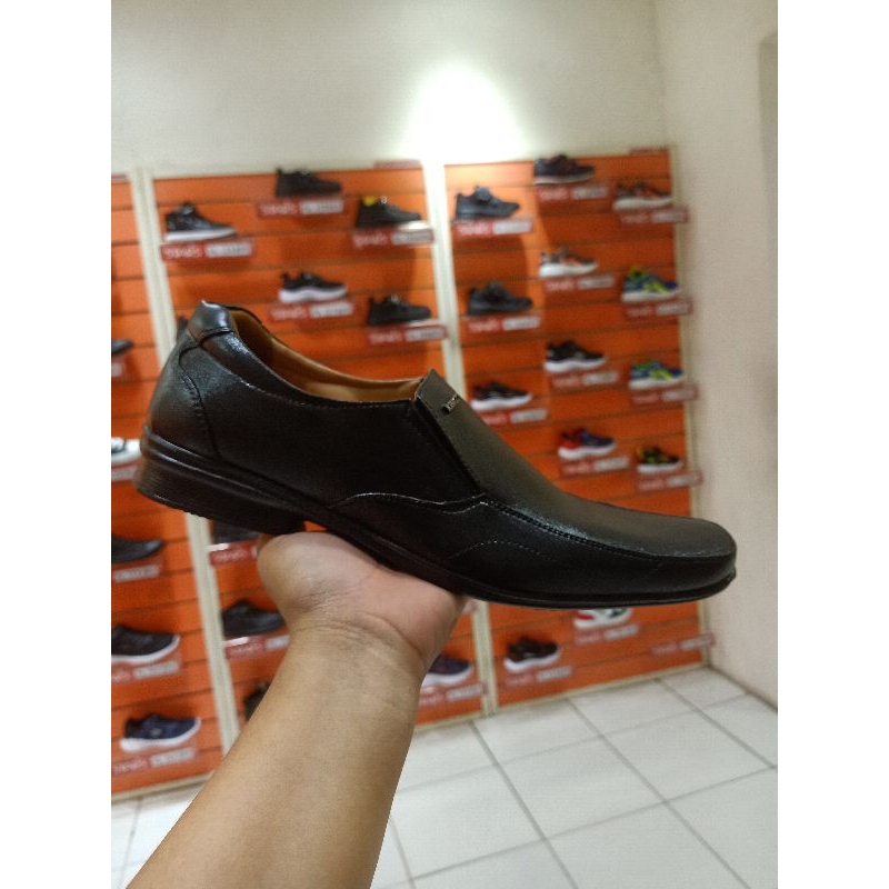KINGSTAR Sepatu Formal Pria MOSKOW Hitam