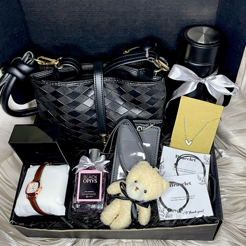

GIFTBOX AESTHETIC BLACK FOR WOMEN | HAMPERS CEWEK AESTHETIC | GIFTBOX CEWEK | KADO ULANGTAHUN | KADO WISUDA | KADO WEDDING | KADO ANNIVERSARY | KADO LAMARAN | HADIAH GRADUATION | HAMPERS HITAM AESTETIK