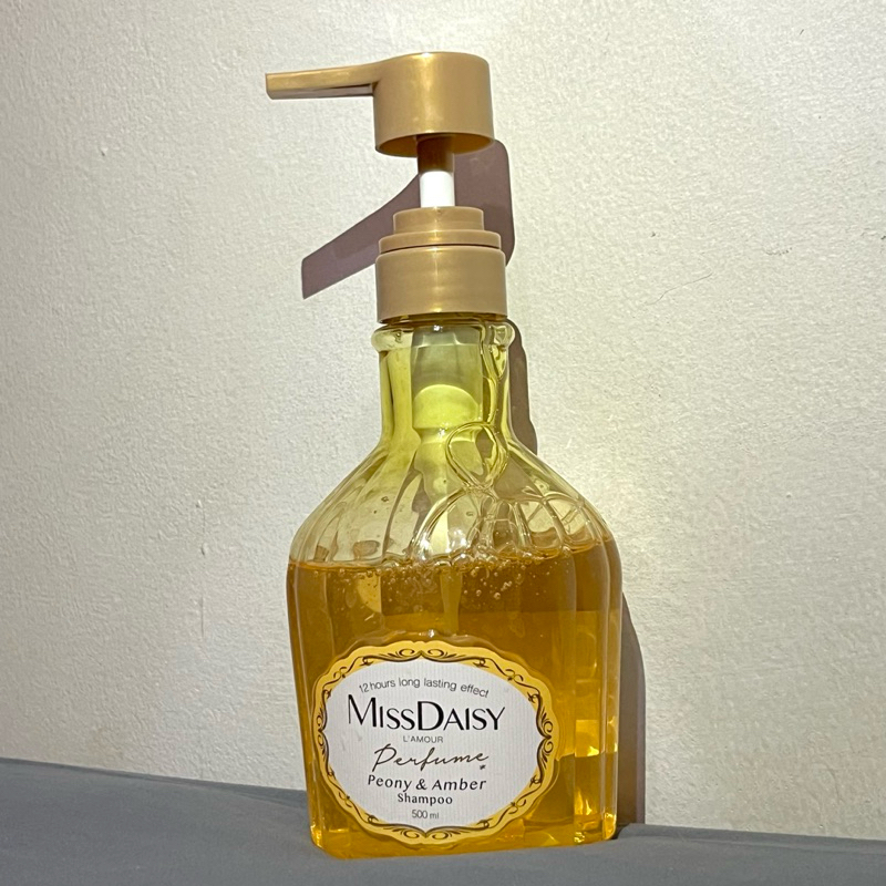 MISS DAISY SHAMPOO (preloved)