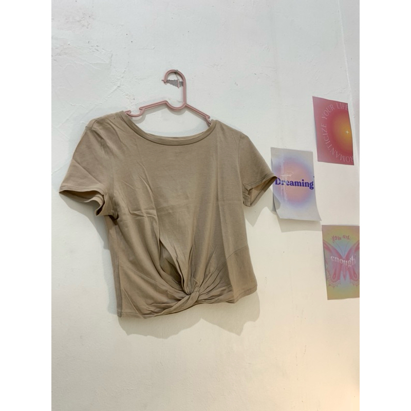 kaos crop hnm