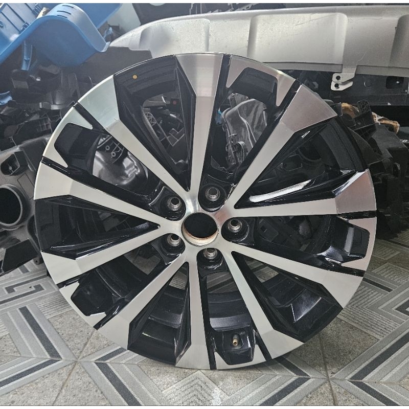 Velg Toyota Avanza Veloz R17 Original