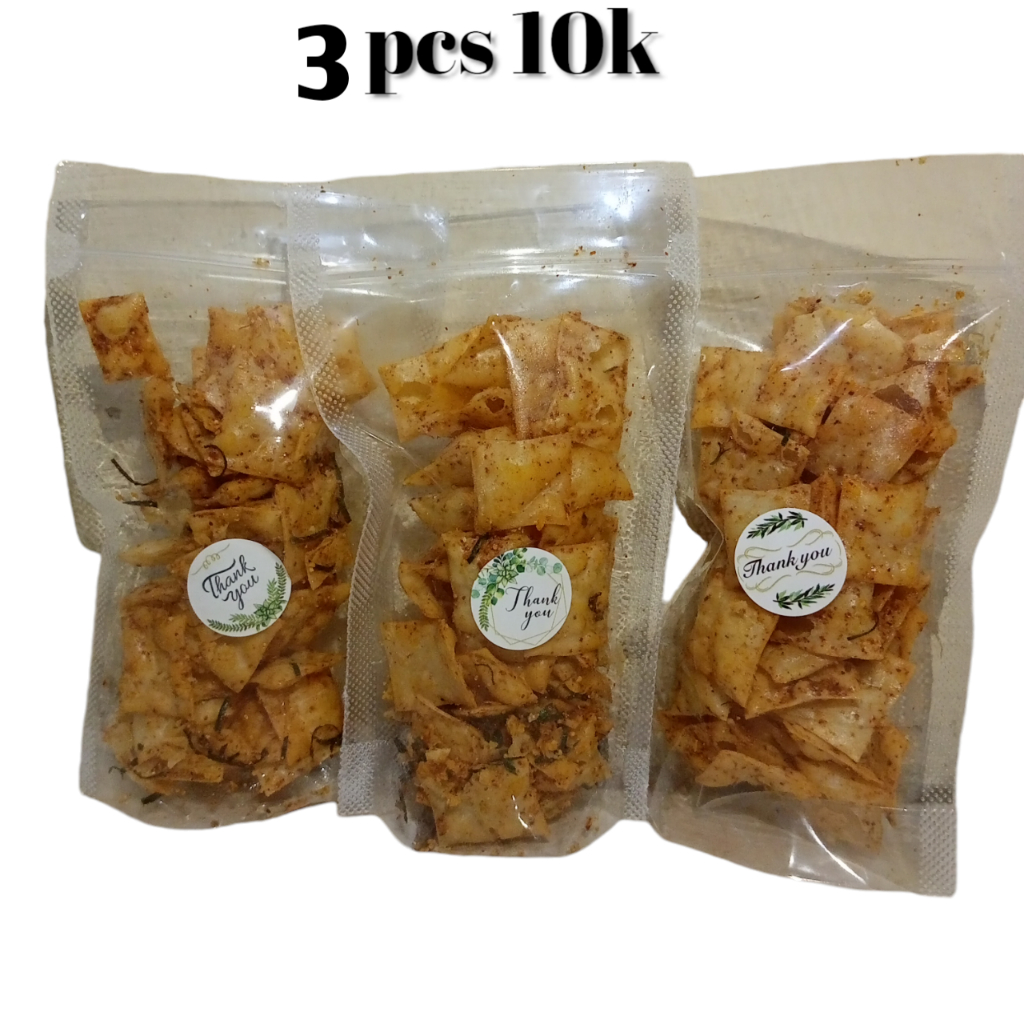 

kripik pangsit pedas gurih 3 pcs only 10k