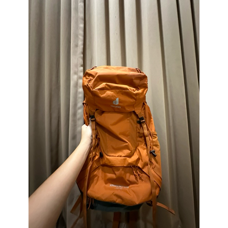 Deuter Air Contact Lite 40 + 10 L + Rain Cover