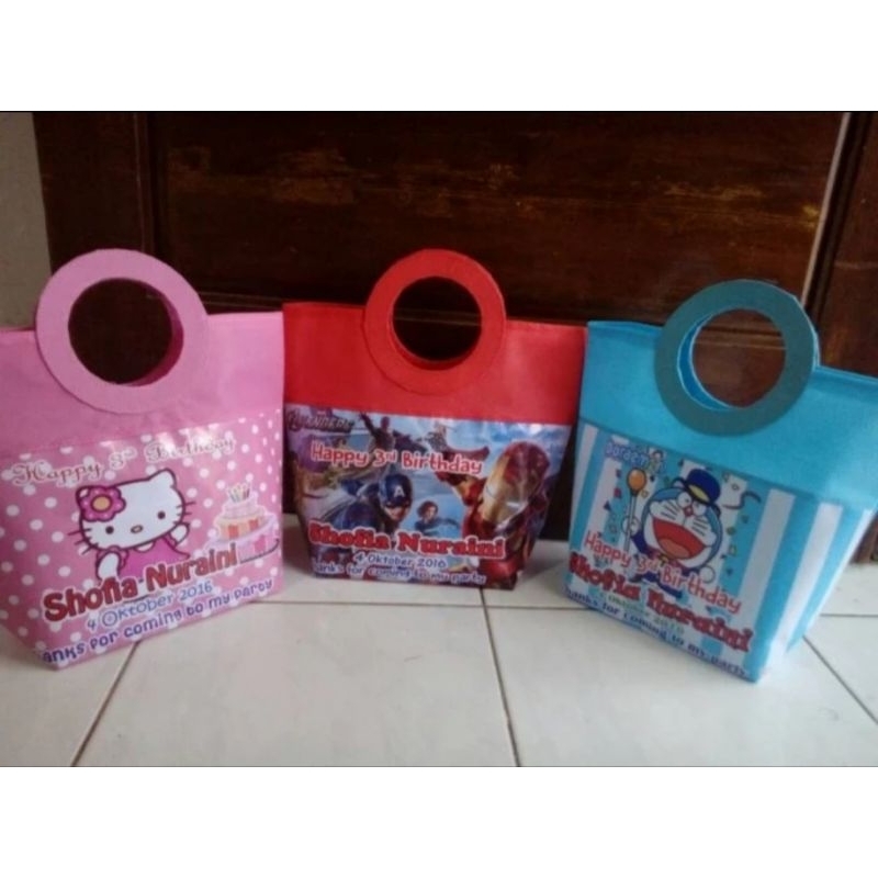 

Tas souvenir ultah model pegangan bulat custom free desain