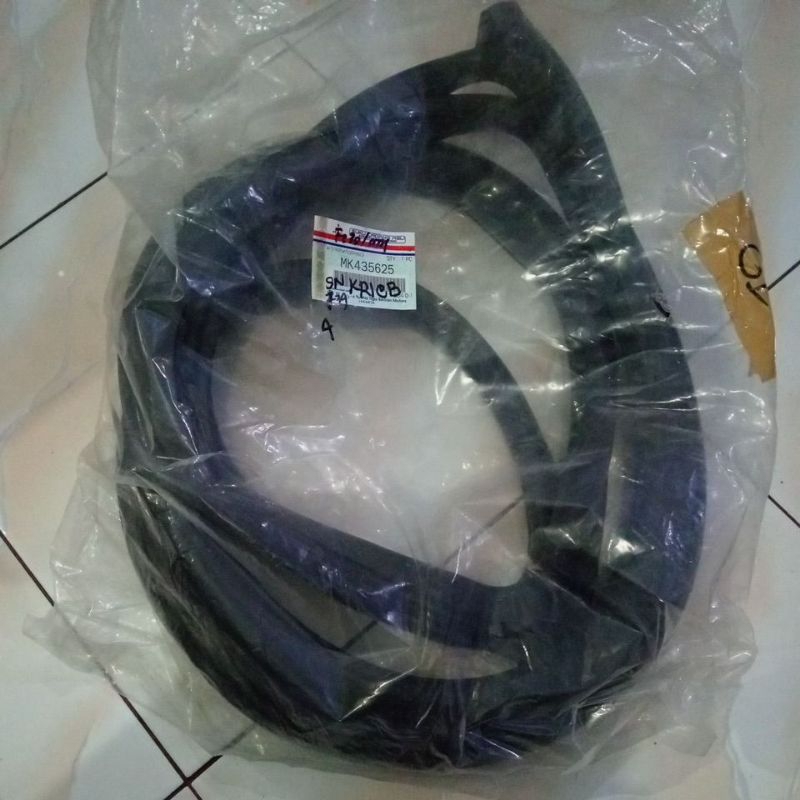 karet kaca depan canter original 110/125ps