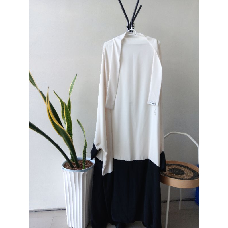 Preloved French khimar overhead