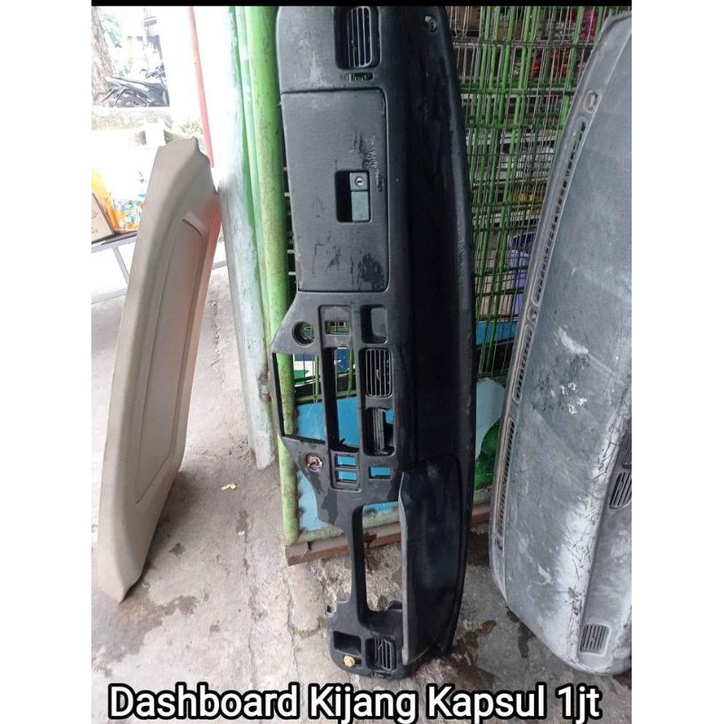 Dashboard kijang kapsul hitam
