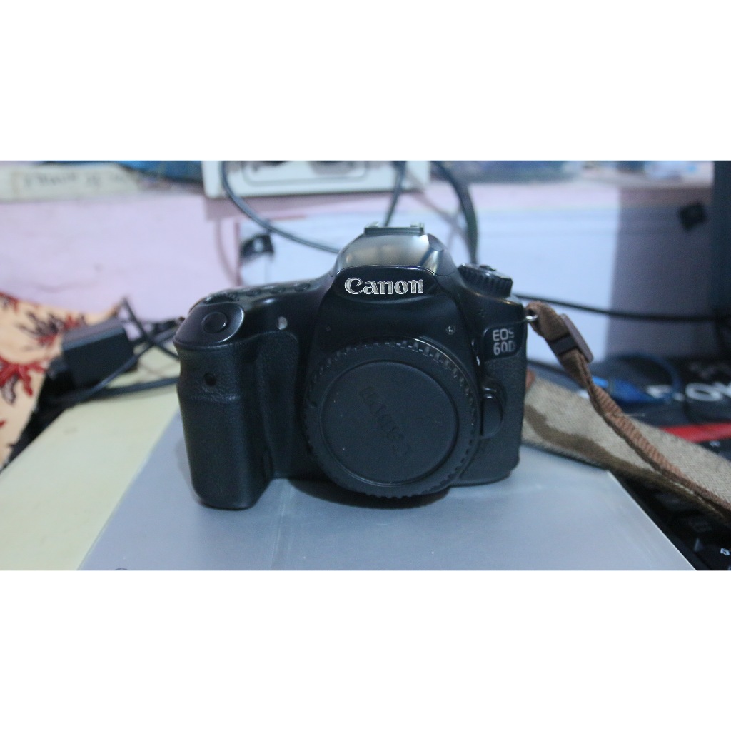 kamera dslr canon eos 60D body only second