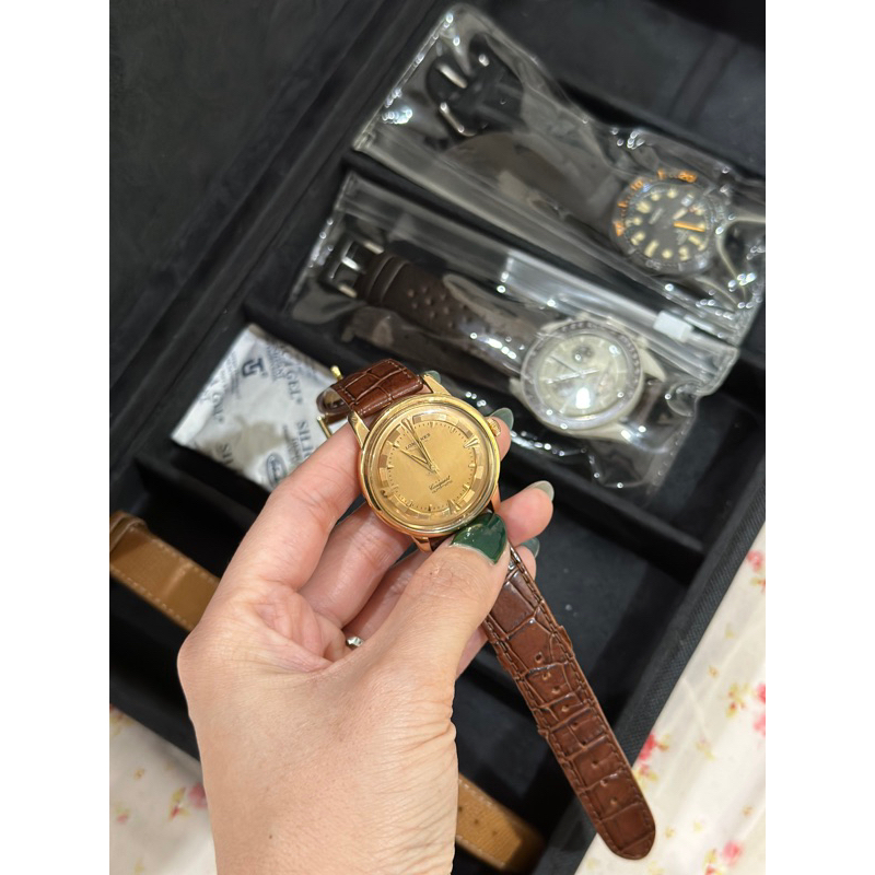 VINTAGE LONGINES CONQUEST