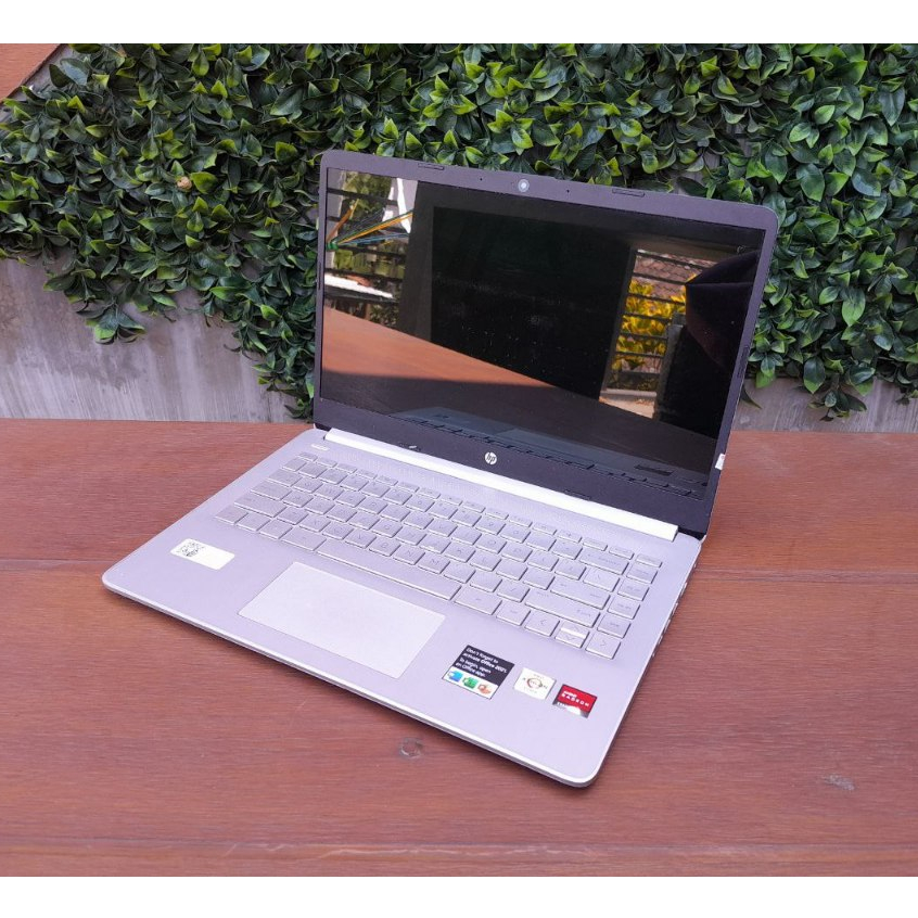 Laptop HP 14s-fq0562AU AMD Athlon Silver 3050U Ram 4Gb Ssd 256Gb SCU17197