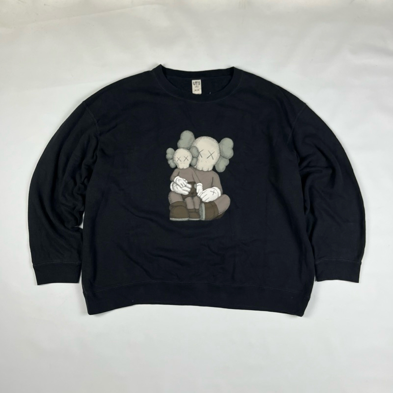 Uniqlo x kaws sesame street crewneck