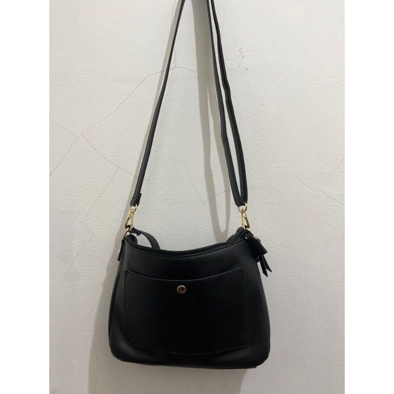 tas selempang state street merk payless