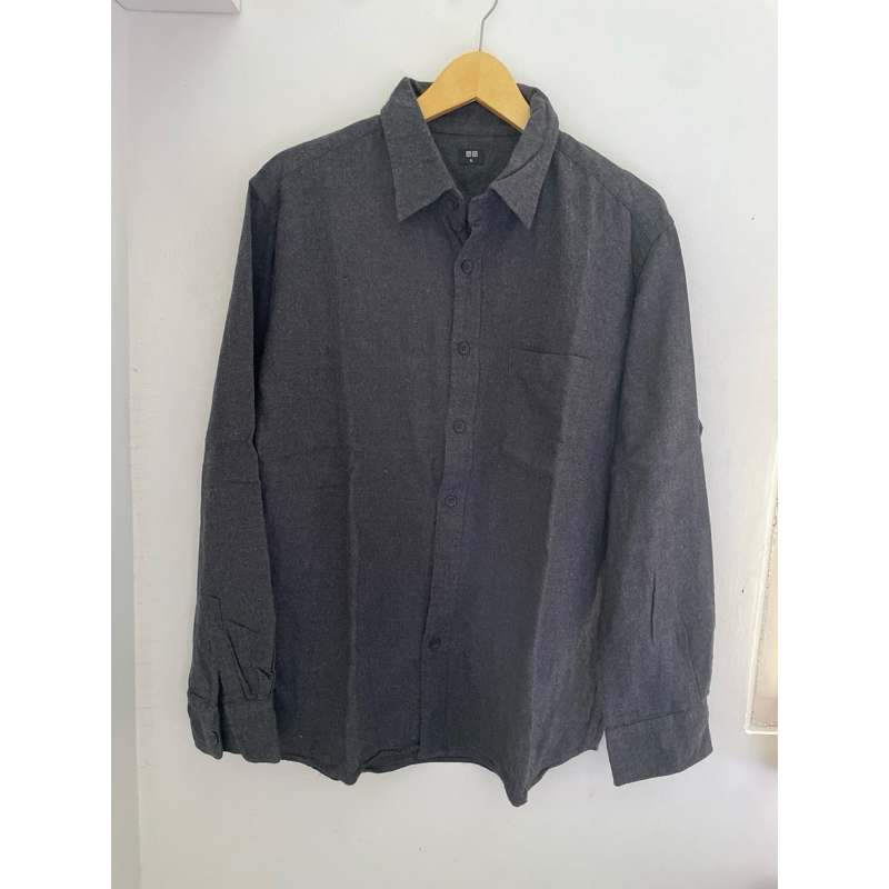 PRELOVED KEMEJA PRIA UNIQLO DARK GREY