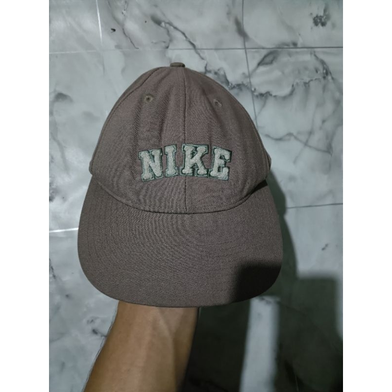 Topi Nike 90s