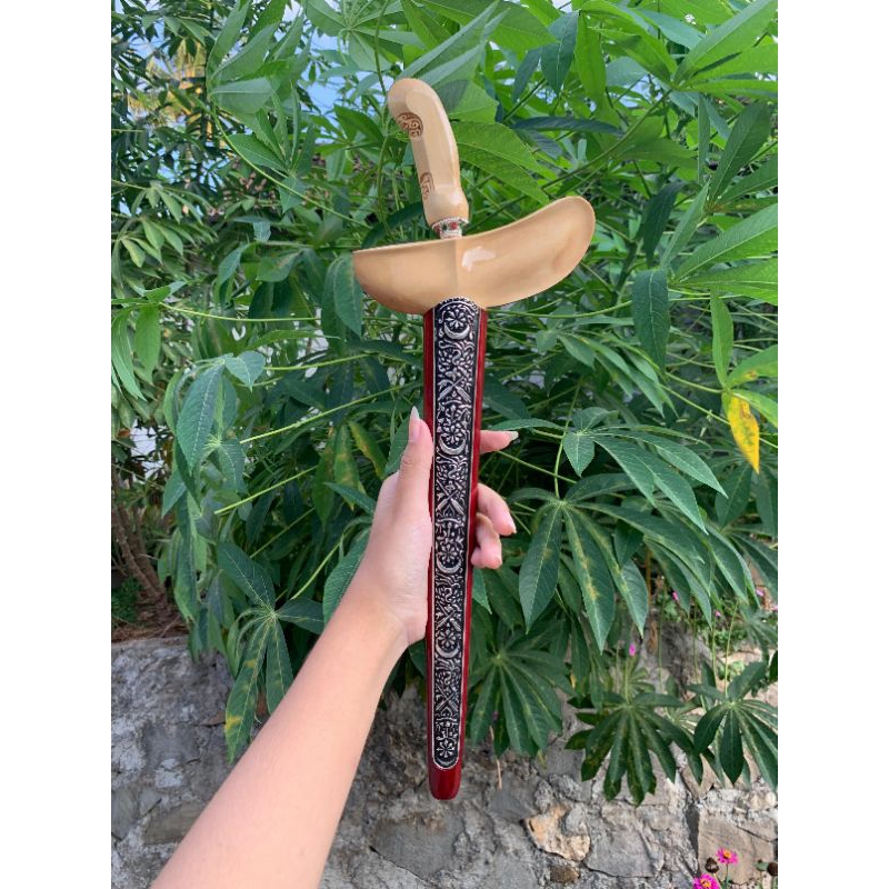 Gayaman Jogja  Kayu Cendana Patrem Panjang 34 cm