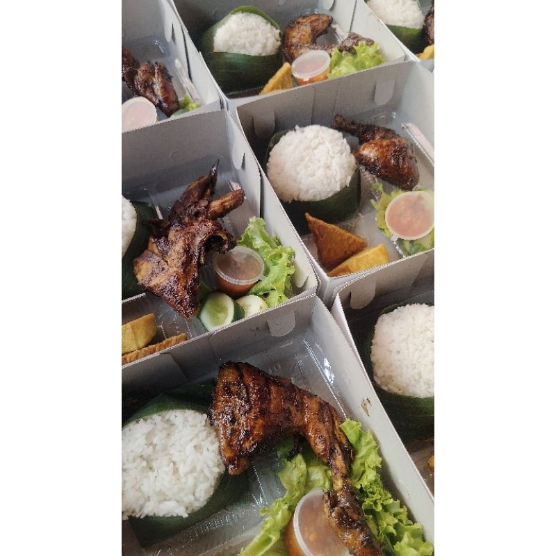 

Nasi ayam Bakar komplit Kemasan Dus box