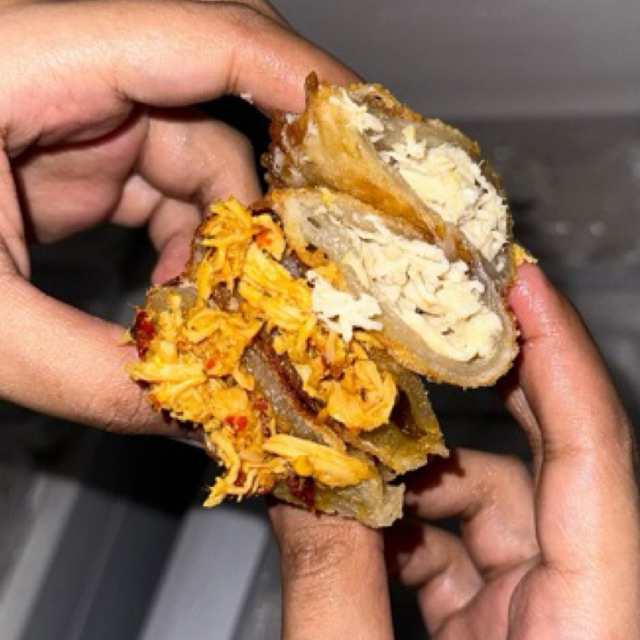 

Ay00! CIRENG ( isian ada 3 macam , ayam , ayam pedas baso mercon , silahkan isi dinotes ya mau yg
