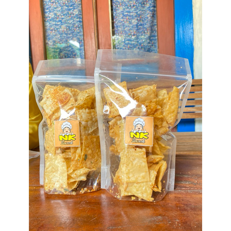 

keripik pangsit 125 gram seblak pedas manis original