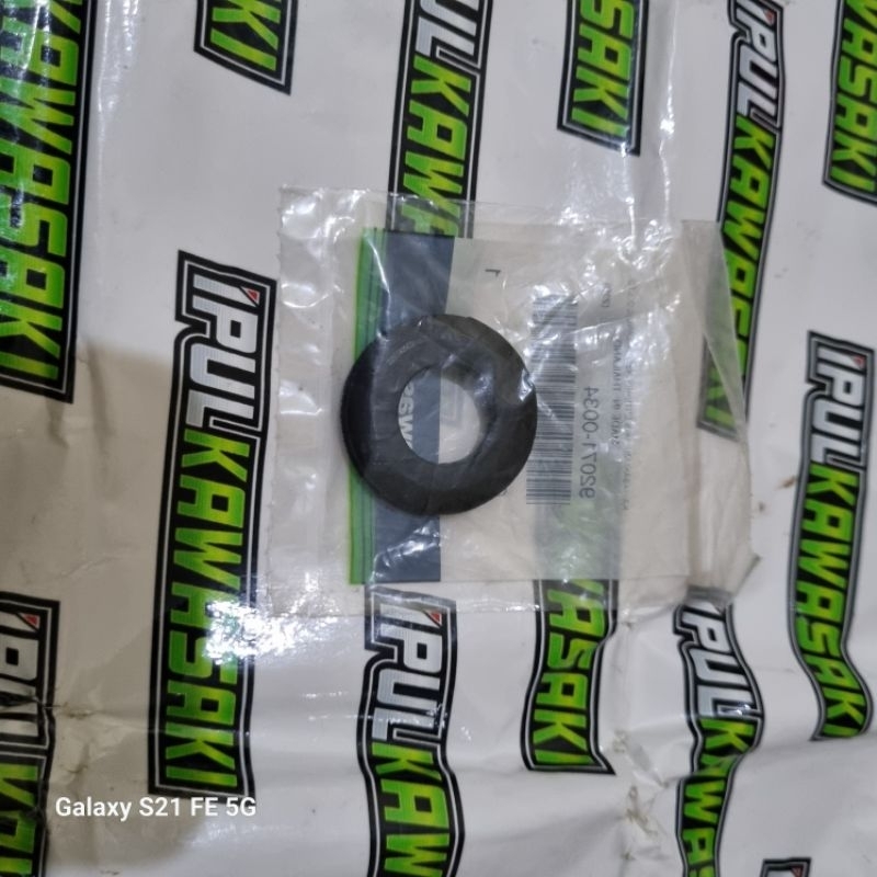Karet tutup lubang kunci jok belakang ninja 250r ninja 250 karbu ori