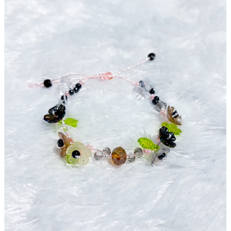 TEMUKAN Gelang Manik Midnight Garden Gelang Manik Bunga