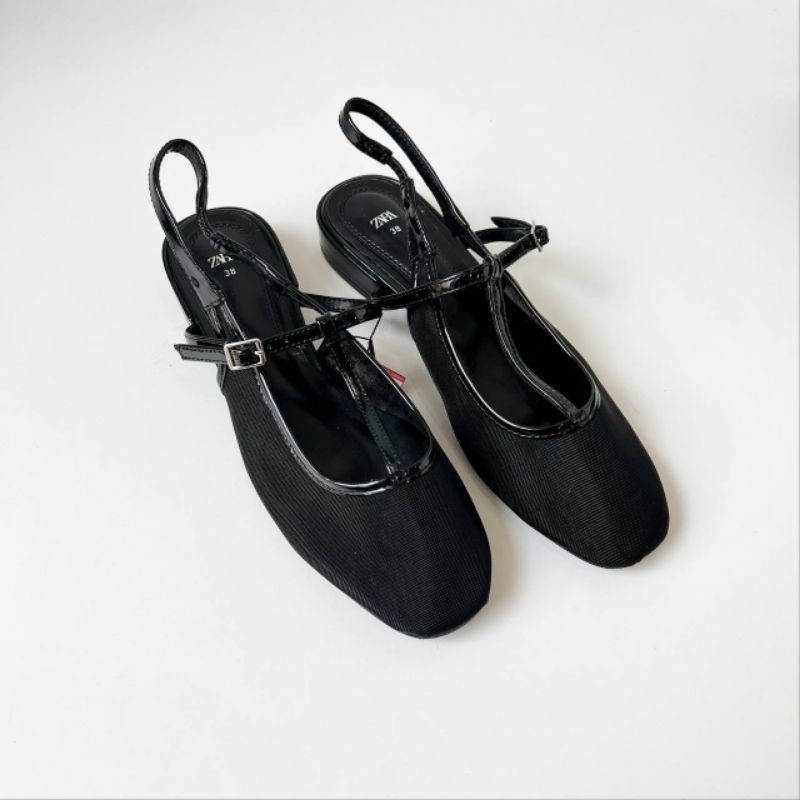 Sepatu sandal zara hitam flat